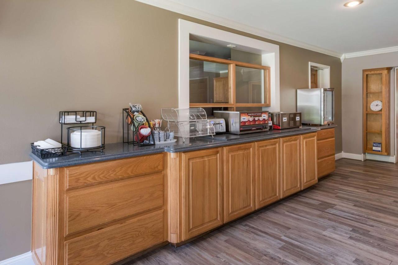 Surestay By Western Leesville