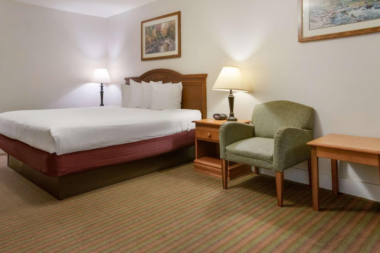 Hotel Surestay By Western 3*