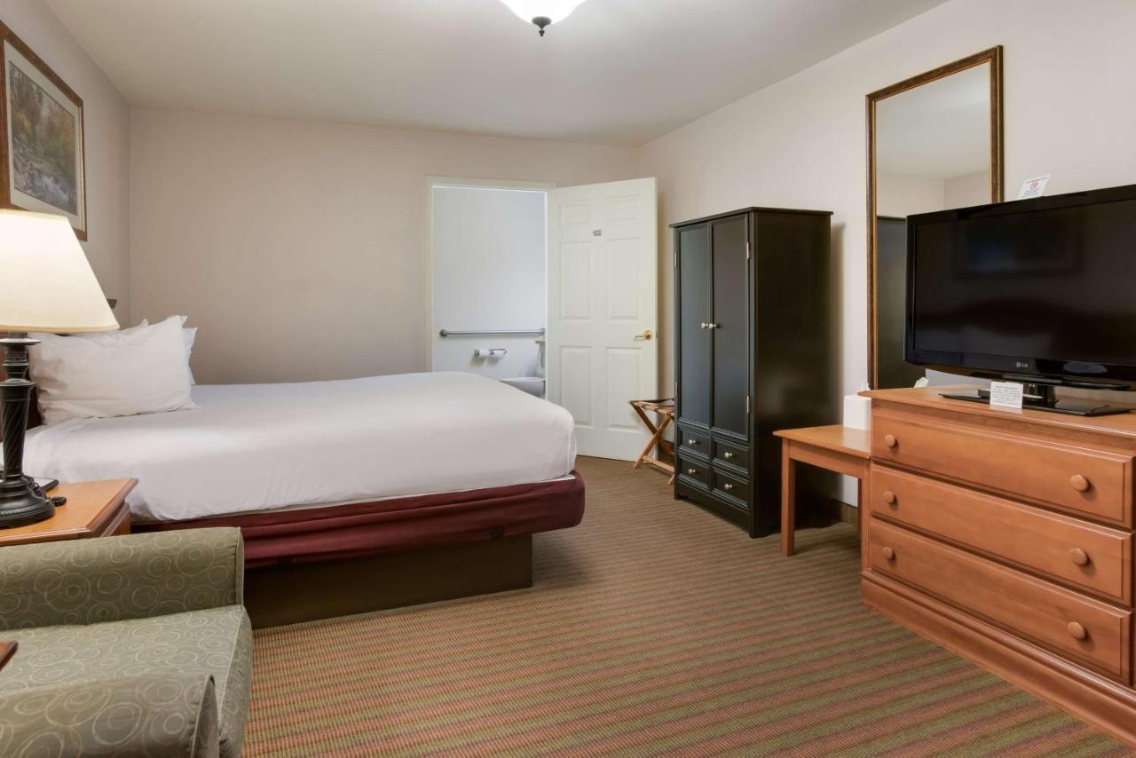 Surestay By Western Hotel 3*