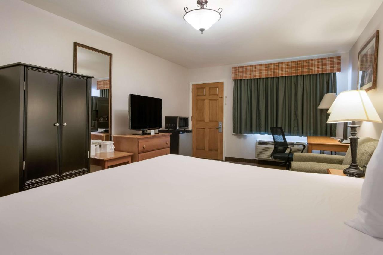 Surestay By Western Hotel Leesville