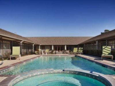 Surestay By Western Leesville